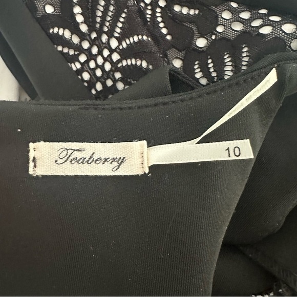 TEABERRY SLEEVELESS BLACK & WHITE DRESS  - 10 - Picture 11 of 12